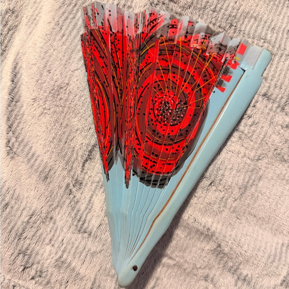 Handmade Folding Fan with Spiral Design - Picture 5 of 5